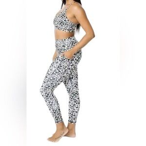 ZYIA Set! High-Waist Snow Leopard Print Leggings - AND Matching Sports Bra